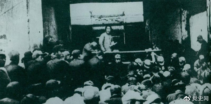 1935年12月27日，毛澤東在陜北瓦窯堡黨的活動(dòng)分子會(huì)議上作《論反對(duì)日本帝國(guó)主義的策略》報(bào)告。
